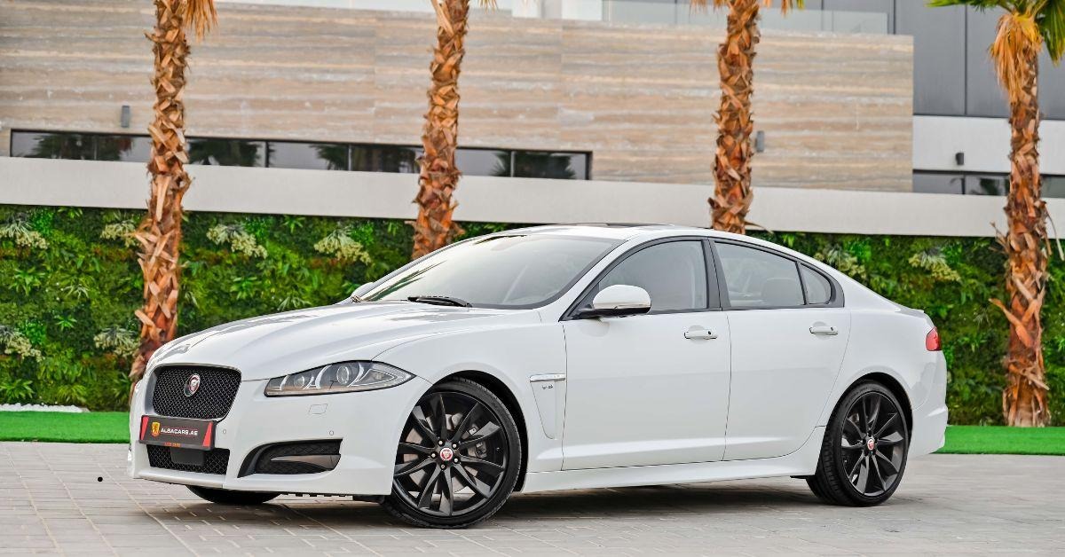 Choosing the Right Battery for Luxury Cars in Dubai